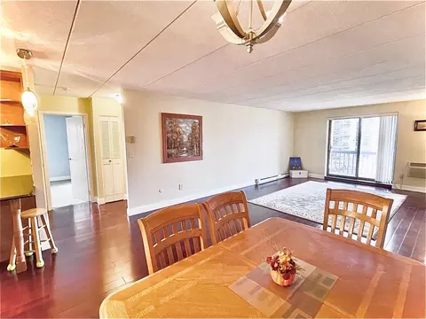 65 Commons Dr #409, Shrewsbury, MA 01545