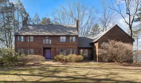 93 Bonny Ln, North Andover, MA 01845