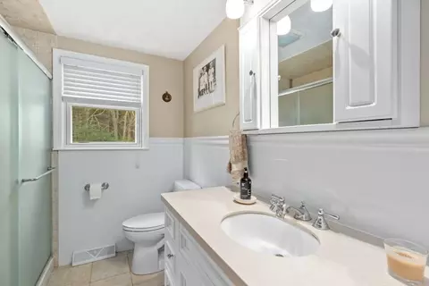 Bath - 252 Gorwin Dr, Hanson, MA 02341 photo 1 of 1