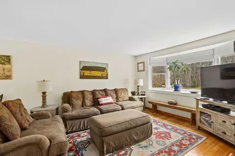 Living - 252 Gorwin Dr, Hanson, MA 02341 photo 2 of 5