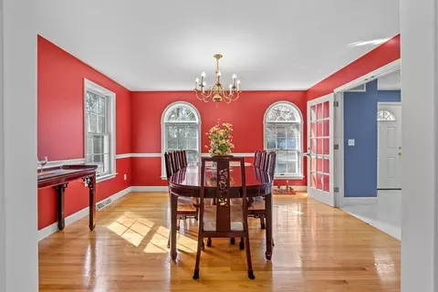 47 Cranberry Ln, North Andover, MA 01845