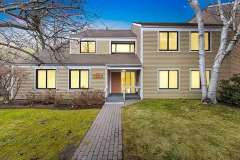 27 Concord Greene #2, Concord, MA 01742