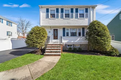 129 Saunders St, Medford, MA 02155