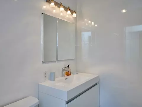 33 Pond Ave #201, Brookline, MA 02445 photo 5