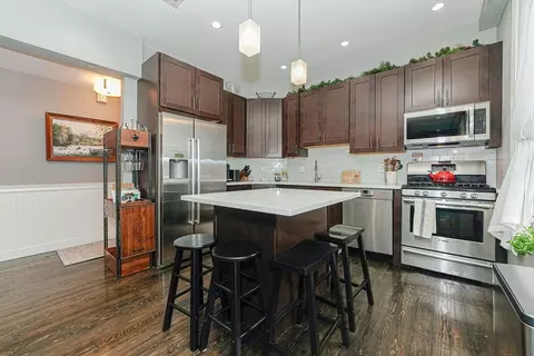 551 E 6th St #2, Boston, MA 02127
