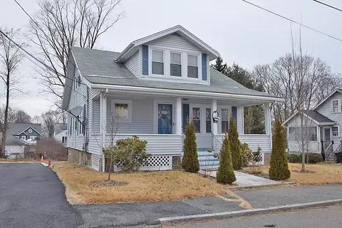 37 Vesey St, Brockton, MA 02301
