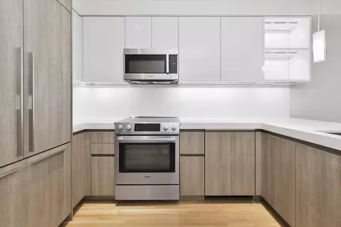 38 S Russell St #3, Boston, MA 02114