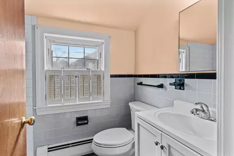 Bath - 9 Pershing Rd, Salem, MA 01970 photo 2 of 3