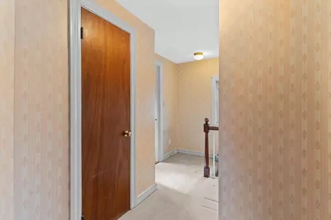Entry Way - 9 Pershing Rd, Salem, MA 01970 photo 4 of 4