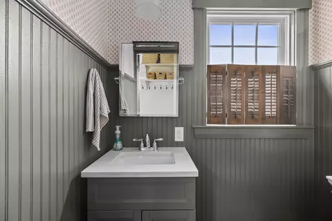 Bath - 7 Hersey St, Hingham, MA 02043 photo 2 of 2