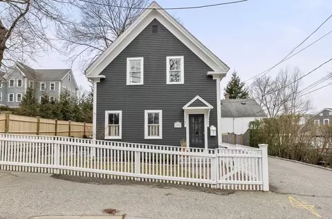 7 Hersey St, Hingham, MA 02043