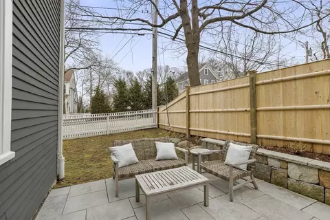 Exterior - 7 Hersey St, Hingham, MA 02043 photo 3 of 4