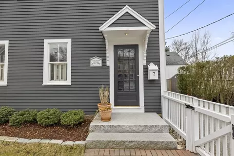 Exterior - 7 Hersey St, Hingham, MA 02043 photo 2 of 4