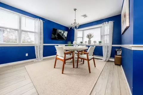 Dining - 72 Pine St, Hyannis, MA 02601 photo 1 of 4