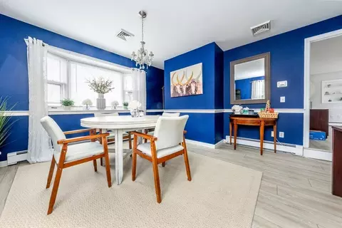 Dining - 72 Pine St, Hyannis, MA 02601 photo 2 of 4