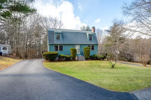 108 Theresa Cir, Whitinsville, MA 01588