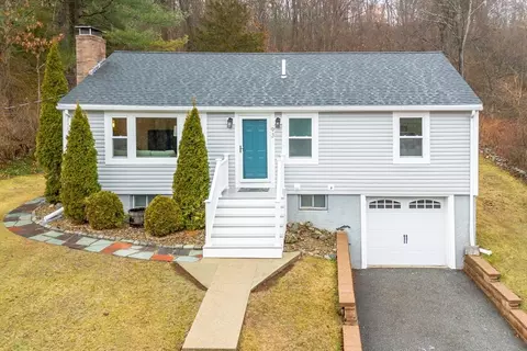 93 Russell St, Woburn, MA 01801