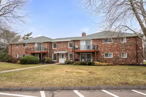 96 Fountain Ln #14, Weymouth, MA 02190
