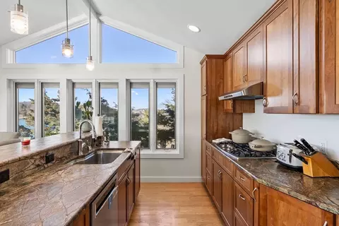 81 Riverview Rd, Gloucester, MA 01930 photo 10