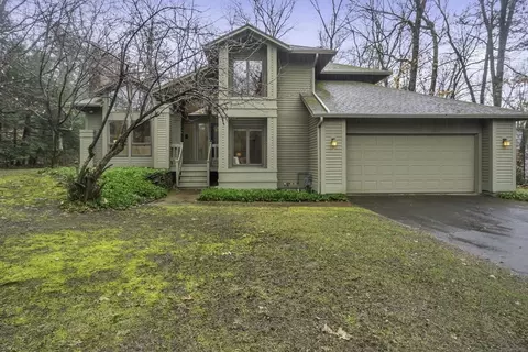 3 Ladyslipper Cir, Amherst, MA 01002