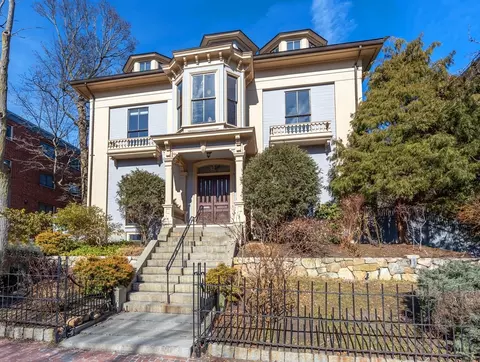 325 Harvard St, Cambridge, MA 02139