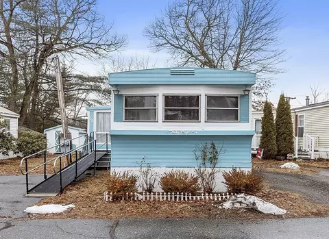38 Mobile Ave, Chelmsford, MA 01824