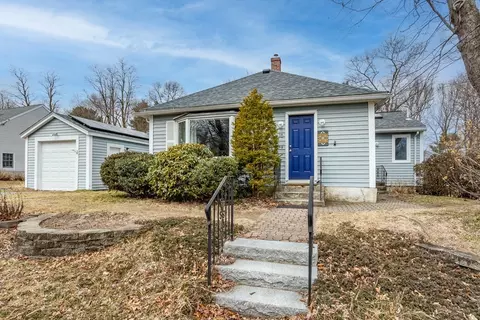 15 Oak Knoll Ave, Chelmsford, MA 01824