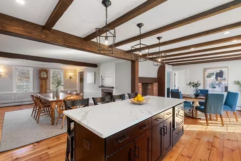 25 Charles St, Hingham, MA 02043