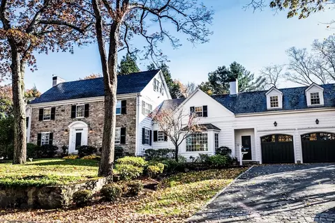 14 Rockridge Rd, Wellesley, MA 02481