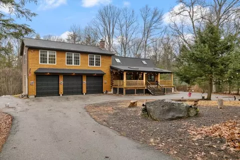 5 Tamworth Rd, Sandown, NH 03873