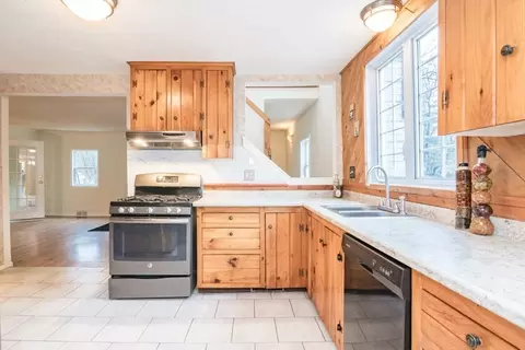 Kitchen - 170 Parkerview St, Springfield, MA 01129 photo 3 of 4