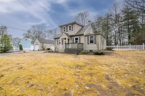 Exterior - 170 Parkerview St, Springfield, MA 01129 photo 3 of 10