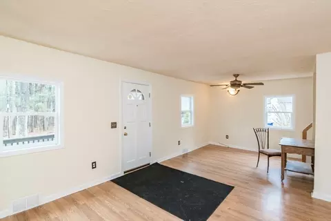 Living - 170 Parkerview St, Springfield, MA 01129 photo 2 of 6