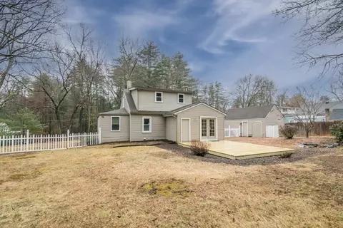 Exterior - 170 Parkerview St, Springfield, MA 01129 photo 6 of 10