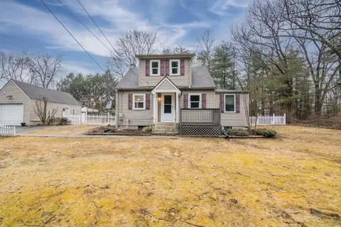 170 Parkerview St, Springfield, MA 01129