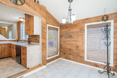 Bath - 170 Parkerview St, Springfield, MA 01129 photo 1 of 3