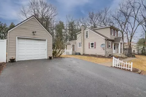 Exterior - 170 Parkerview St, Springfield, MA 01129 photo 4 of 10