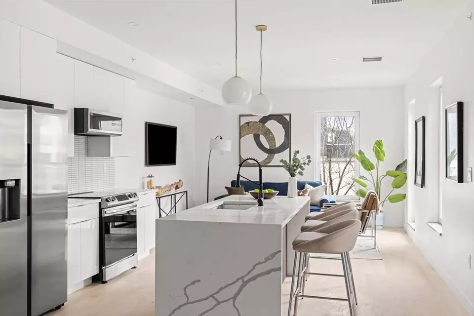 122 Washington 17, Weymouth, MA 02188 29 Photos Movoto