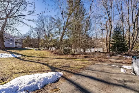 Exterior - 18 Gaugh St, Easthampton, MA 01027 photo 5 of 9