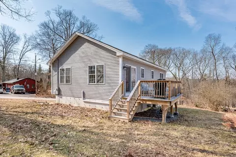 Exterior - 3 Trinity Ave, Sterling, MA 01564 photo 4 of 9