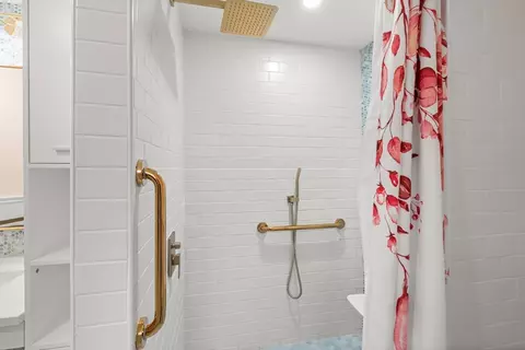 Bath - 211 Cedar St, Dedham, MA 02026 photo 2 of 4