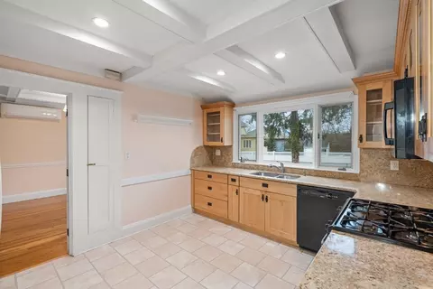 Kitchen - 211 Cedar St, Dedham, MA 02026 photo 3 of 4