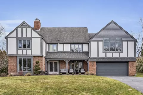 32 Fox Hill Rd, North Andover, MA 01845