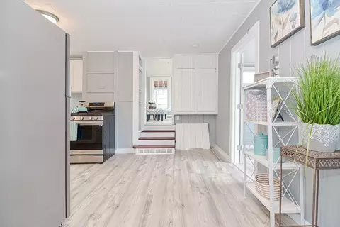 10 Sherman St, Wareham, MA 02571 photo 2
