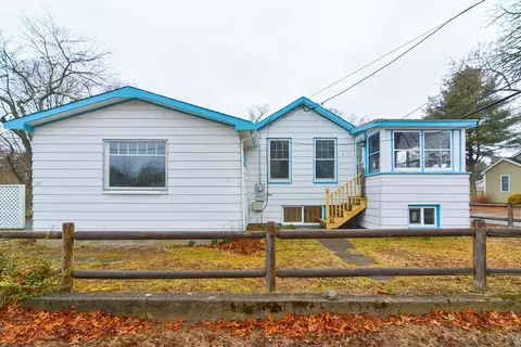 10 Sherman St, Wareham, MA 02571