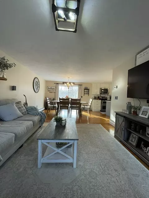 7 Ash Ln, Dudley, MA 01571 photo 9