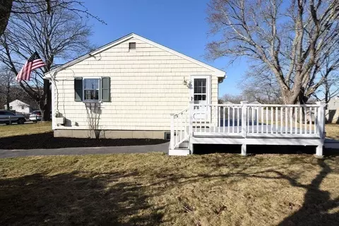 Exterior - 10 Marshview Dr, Marshfield, MA 02050 photo 9 of 11