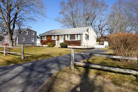 Exterior - 10 Marshview Dr, Marshfield, MA 02050 photo 10 of 11