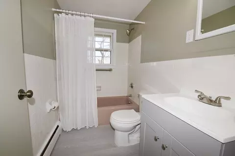 Bath - 10 Marshview Dr, Marshfield, MA 02050 photo 1 of 1