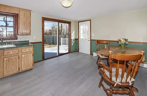 Dining - 10 Marshview Dr, Marshfield, MA 02050 photo 1 of 1